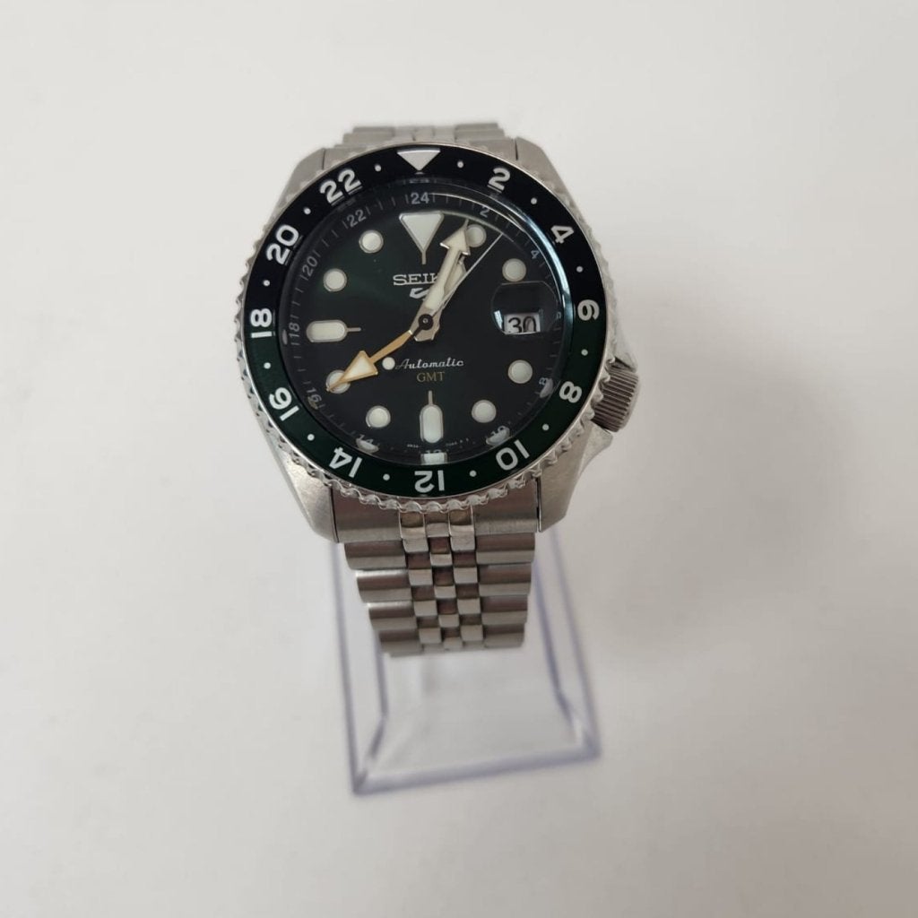 Seiko 5 Sports Automatic GMT SSK035K1, Seiko, Zo goed als nieuw, Support@seiko.com, 5-11, Akasaka 2-chome
Minato-ku, Tokyo 107-0052
Japan