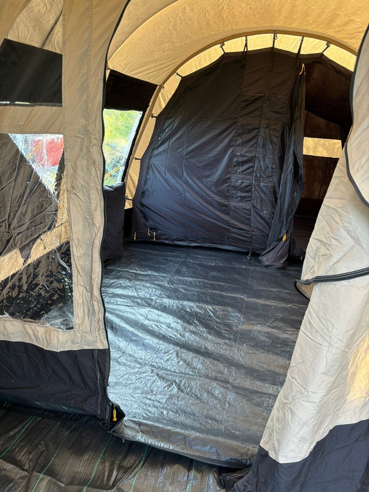 Redwood Tent: Ruime en Comfortabele Gezinstent, Caravans en Kamperen, Tenten, Ophalen, Zo goed als nieuw, Tot en met 4