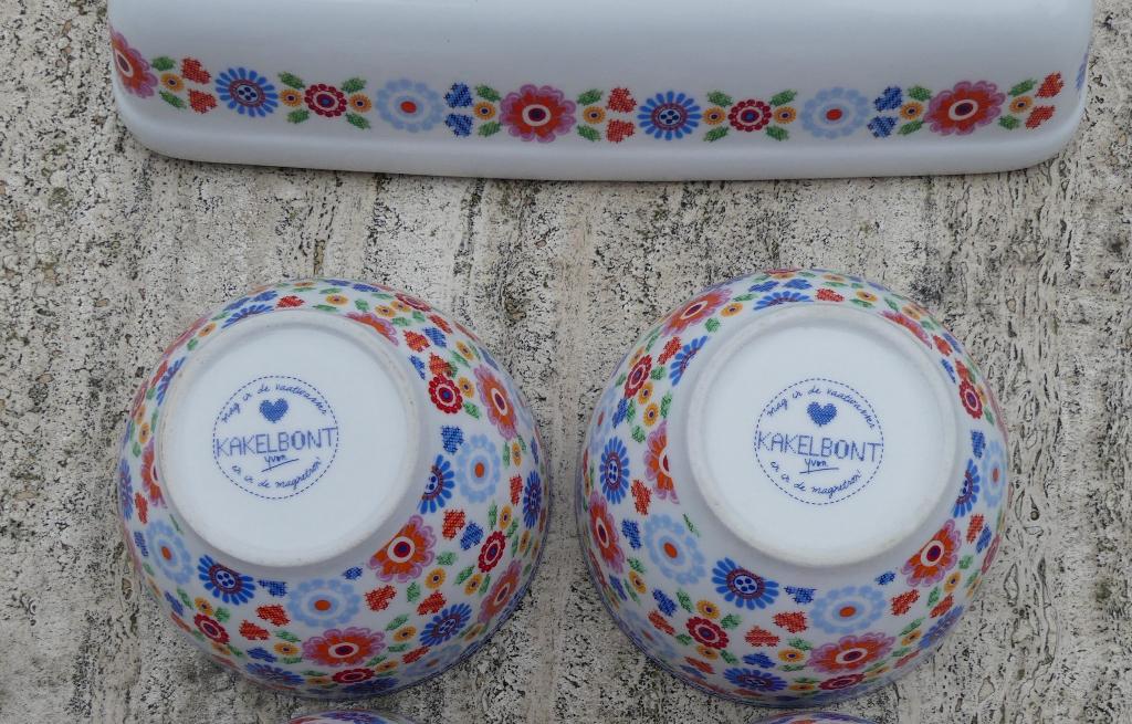 5 x YVON Kakelbont : Kommen Bekers en Ovenschaal, Nieuw, Ophalen of Verzenden, Wedgwood, Kop(pen) en/of Schotel(s)