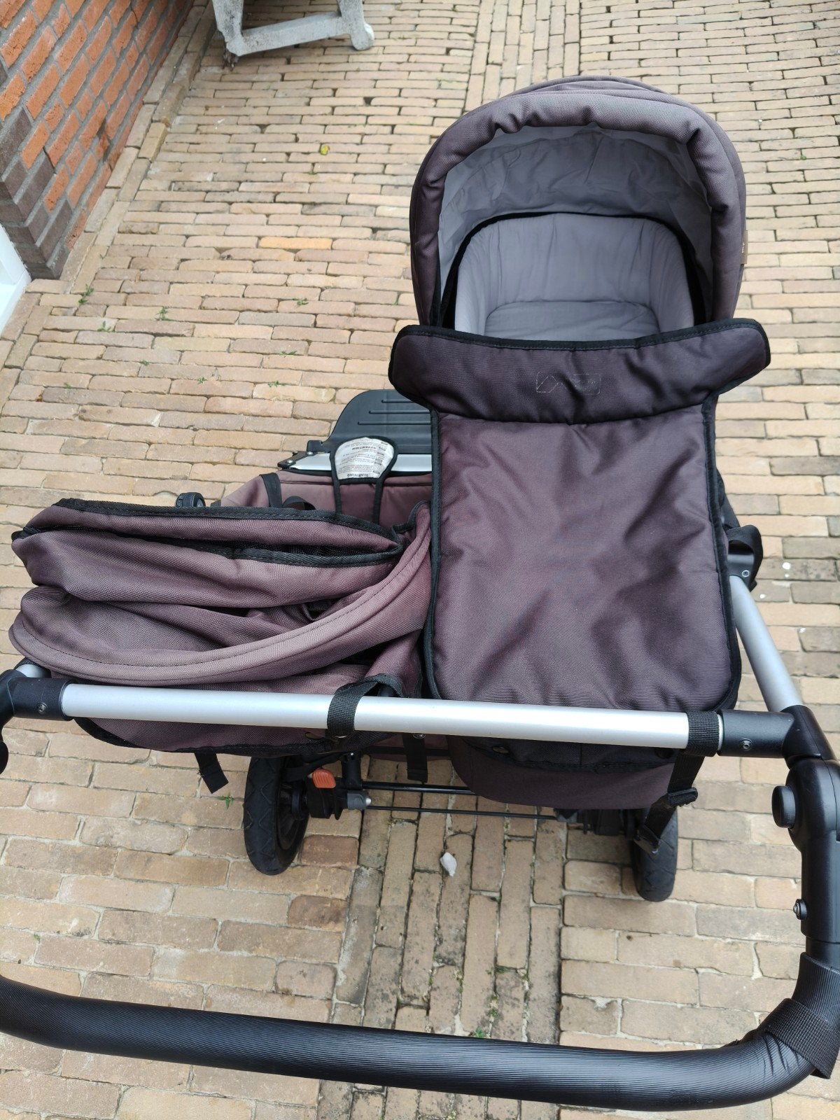 Mountain Buggy Duet Duowagen met reiswieg en bekerhouder, Kinderen en Baby's, Gebruikt, Combiwagen, Verstelbare duwstang, Ophalen