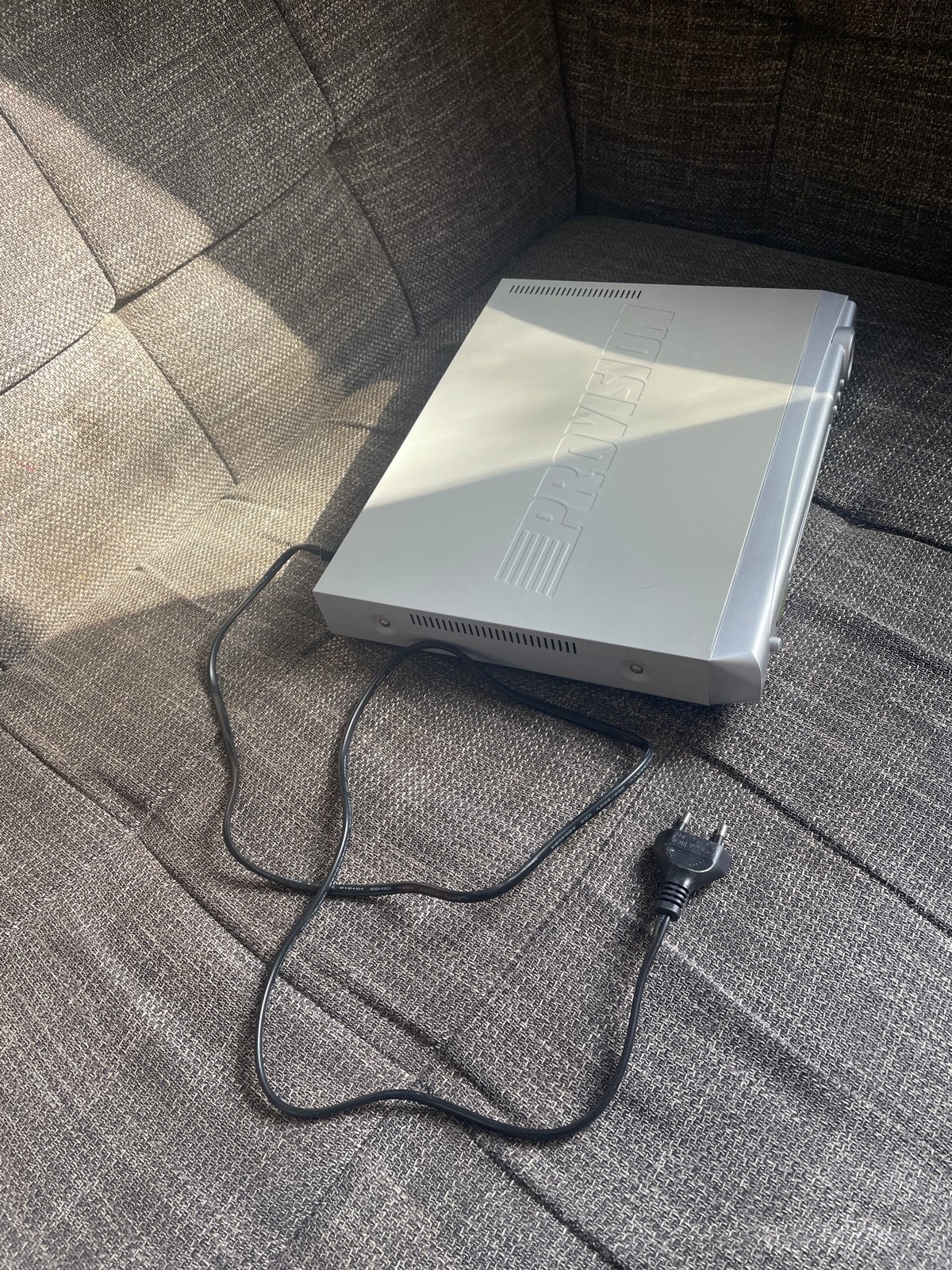 Provision DVD-speler DVX3200P - Zilverkleurig, Gebruikt, Draagbaar, Ophalen of Verzenden, Overige merken