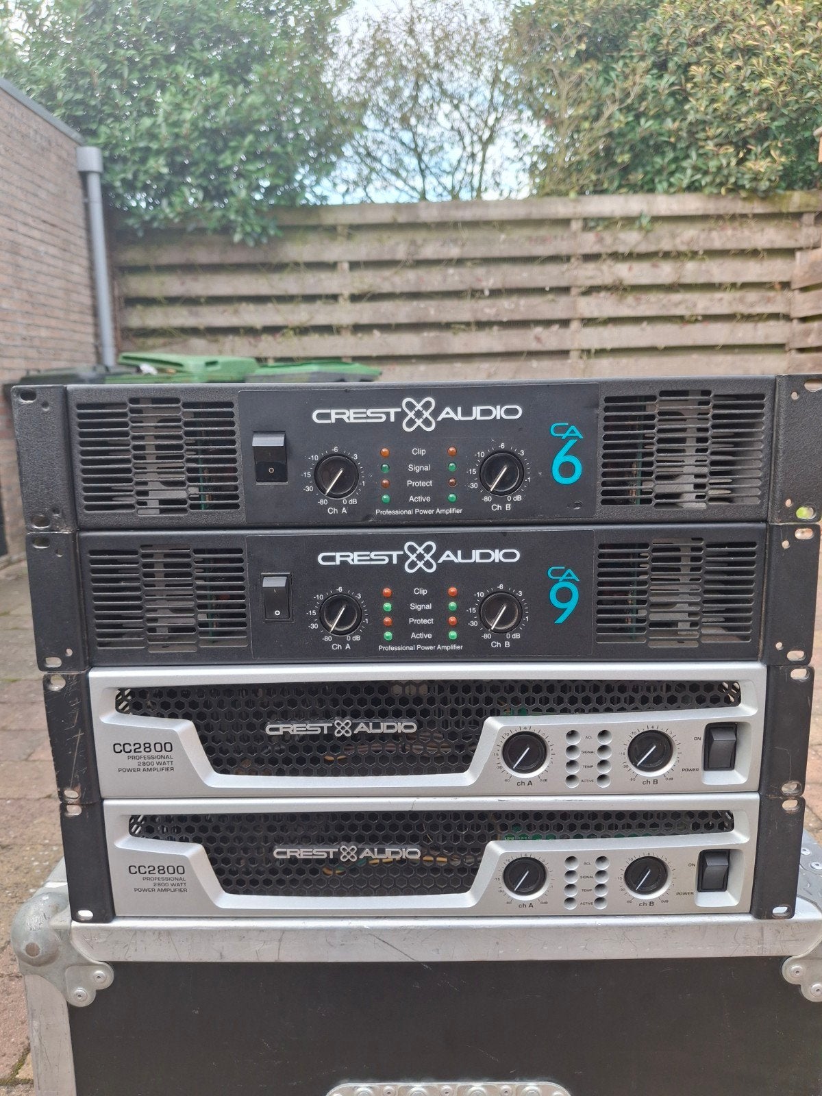 Te Koop 2x Crest versterkers, Ophalen, Gebruikt, Minder dan 500 watt