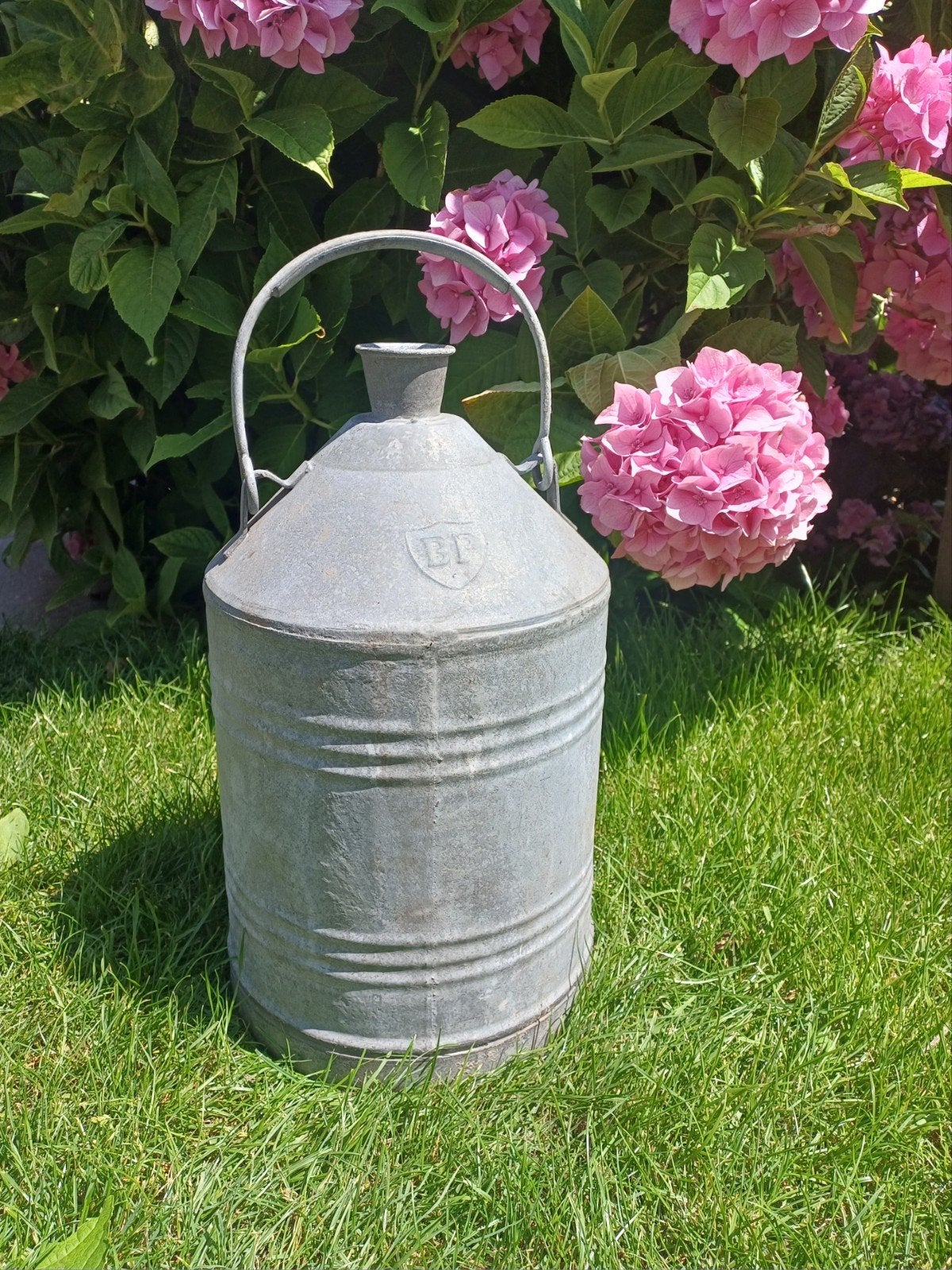 Oude Zinken BP Oliekan als Decoratie voor de Tuin € 20, Ophalen, Gebruikt