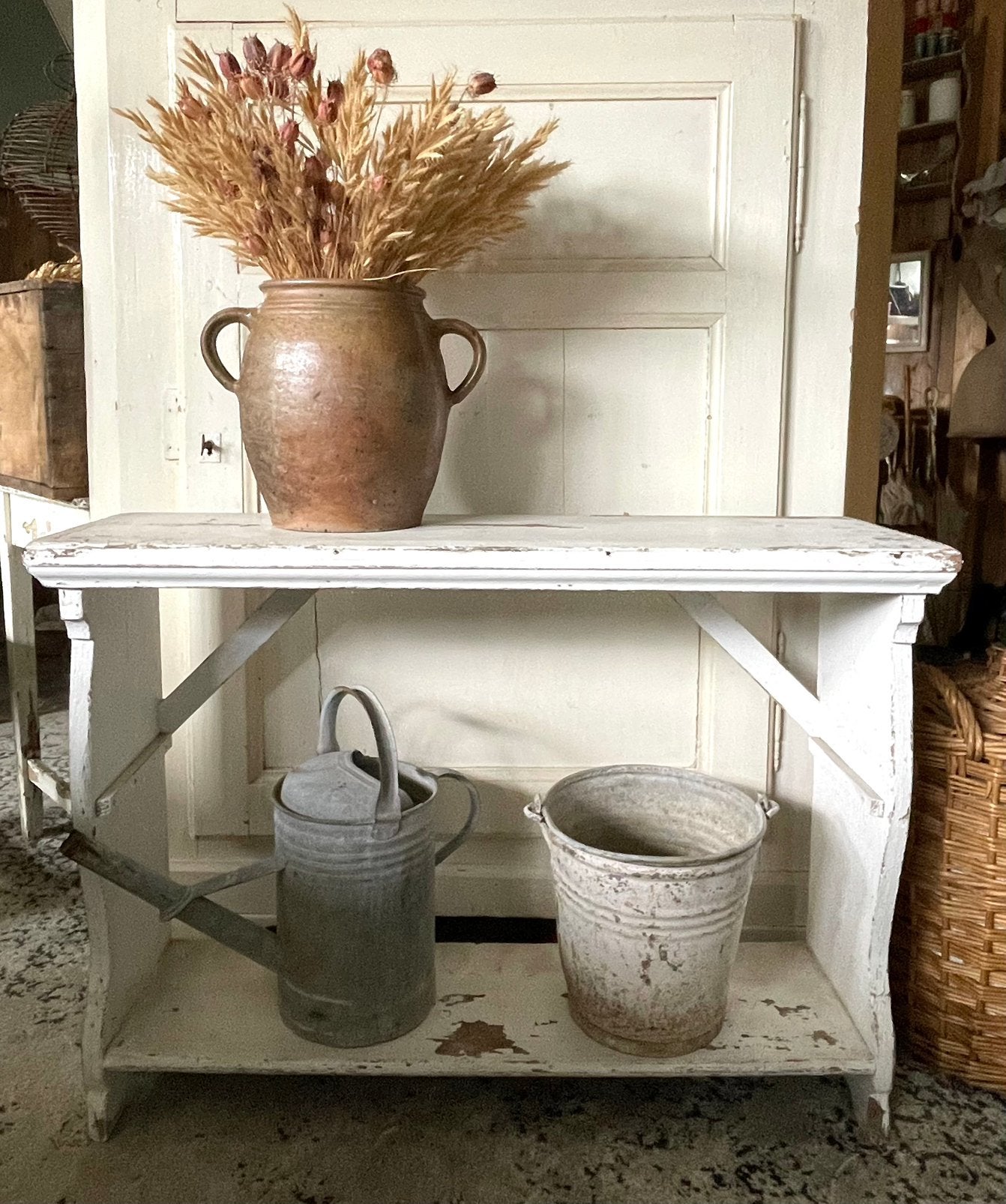 Brocante oud houten bankje / klompenbankje / rek, Antiek en Kunst, Ophalen
