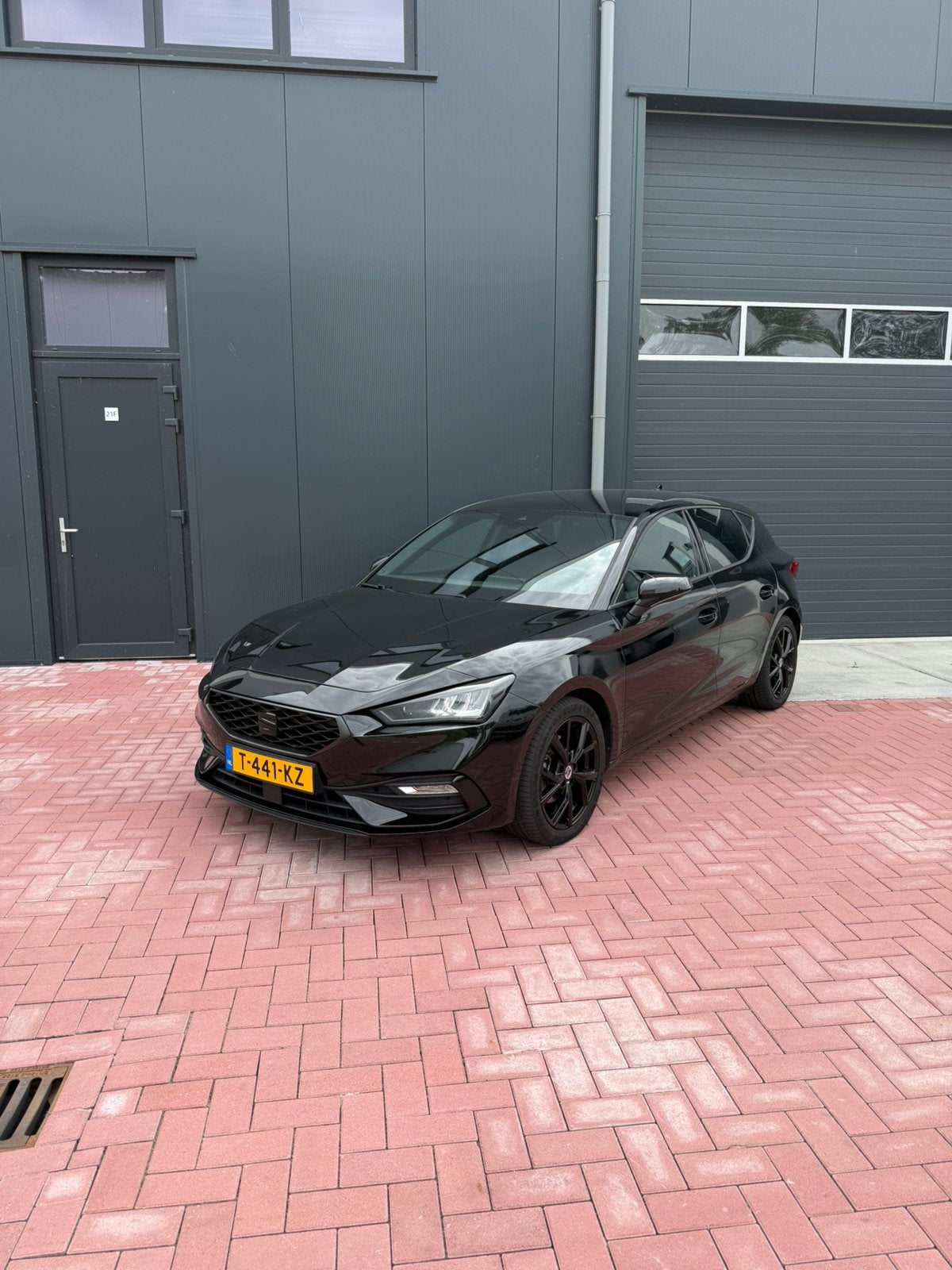 Seat Leon FR 1.0 TSI 110pk 2023 Zwart, Auto's, Voorwielaandrijving, Euro 6, Leon, 1219 kg