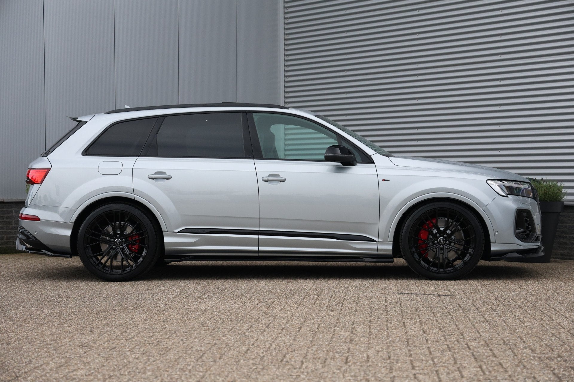 Audi Q7 55 TFSI e Quattro Competition S-Line NAP|RS Seats|Pa, Auto's, Audi, Automaat, Gebruikt, Leder en Stof, Bedrijf