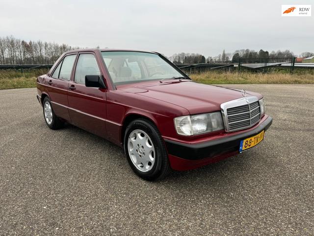Mercedes-Benz 190-serie 1.8 E Basic, Auto's, Achterwielaandrijving, Gebruikt, 4 cilinders, 49 €/maand