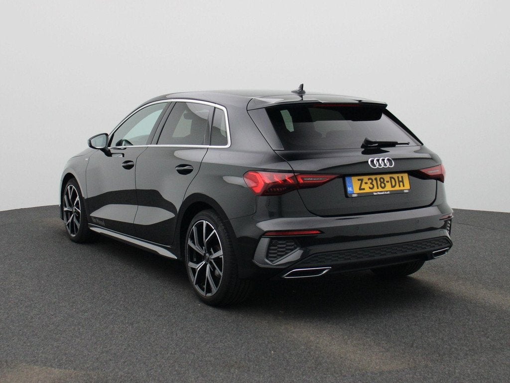 Audi A3 Sportback 30 TFSI S edition | S-line l MMI Navigatie, 12 maanden, Leder en Stof, Zwart, Origineel Nederlands