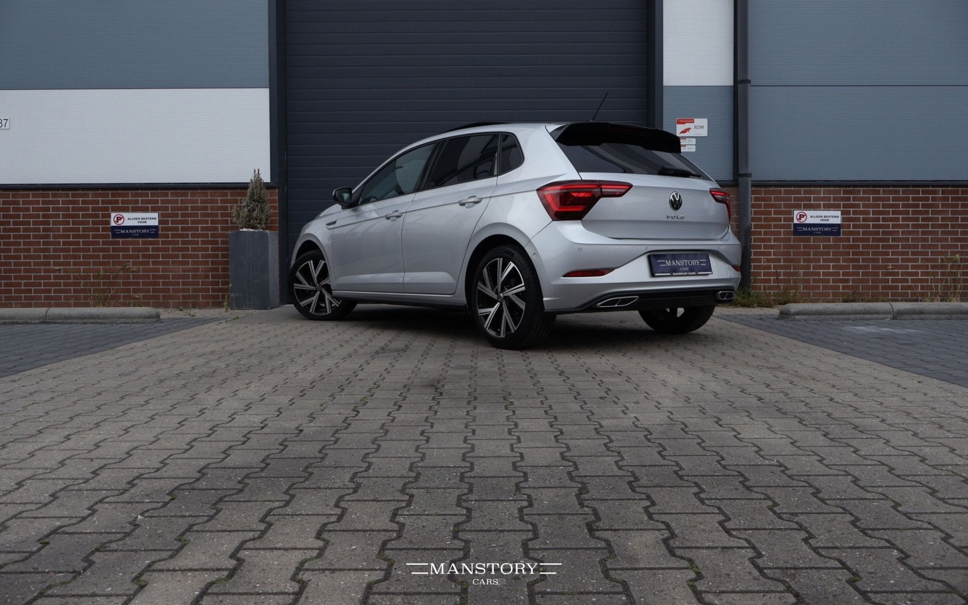 Volkswagen POLO 1.0 TSI R-Line PANO LED DSG STOELVERWARMING, Stof, Gebruikt, Euro 6, 116 pk