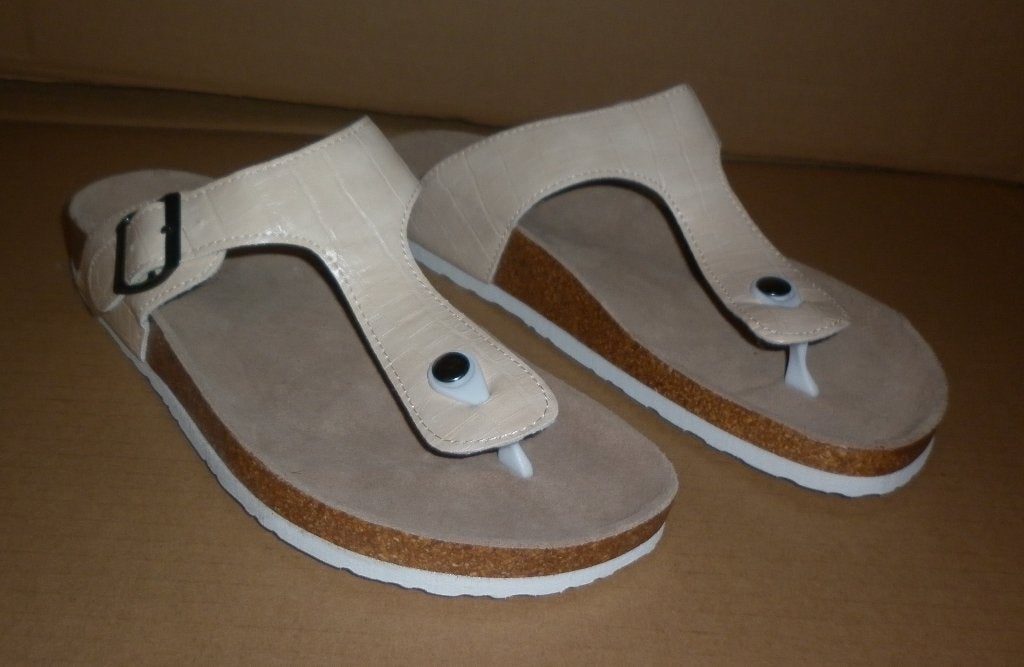 dames slipper maat 43 merk: Essentials , Slippers, Wit, Nieuw, Ophalen of Verzenden