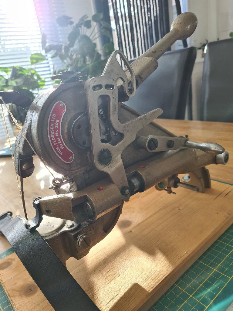 Antieke leder naaimachine, Ophalen, Gebruikt, Naaimachine, Overige merken