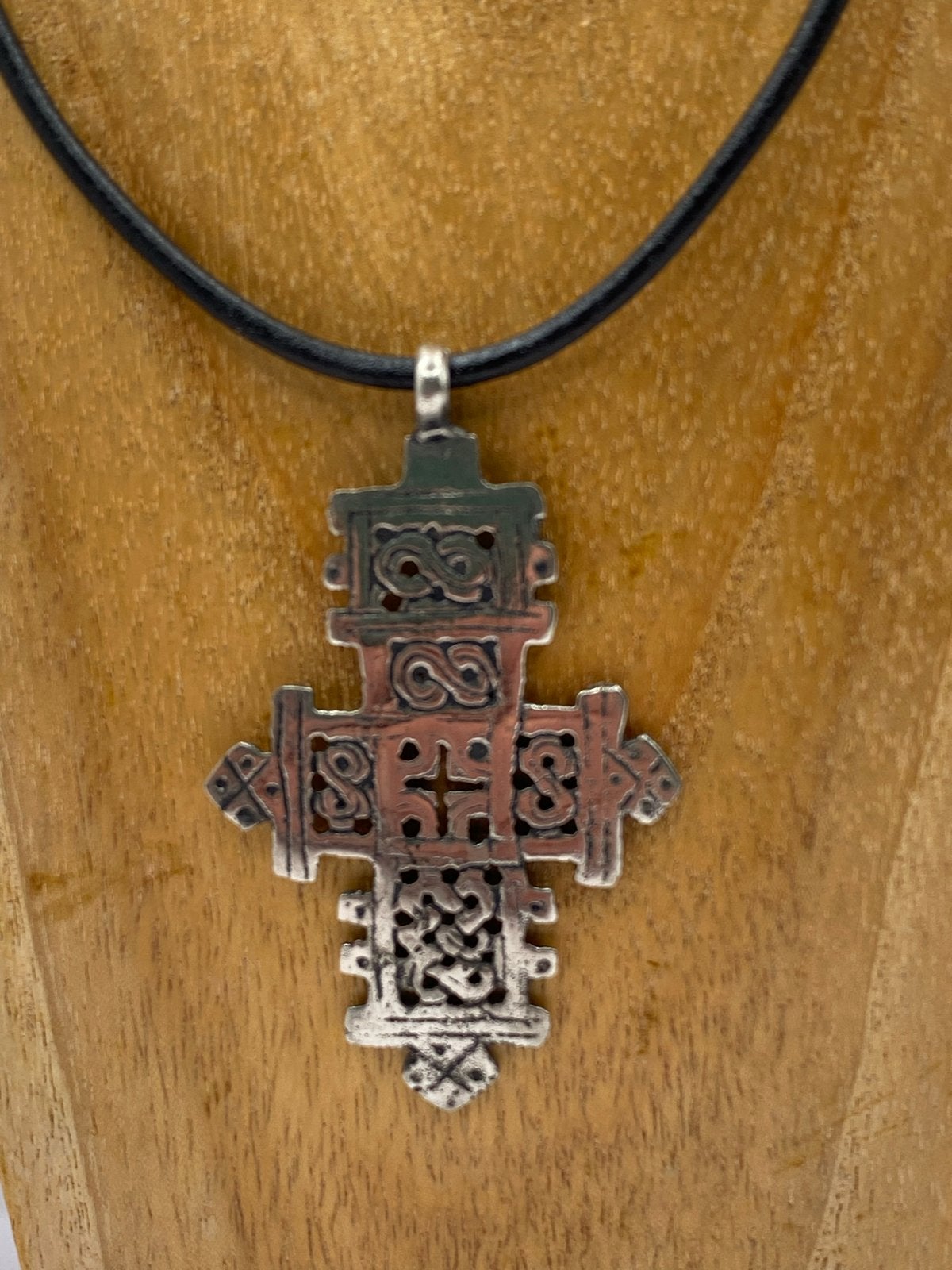 Touareg kruis aan leren veter - Uniek handgemaakt sieraad, Sieraden, Tassen en Uiterlijk, Nieuw, Ophalen of Verzenden, Zilver