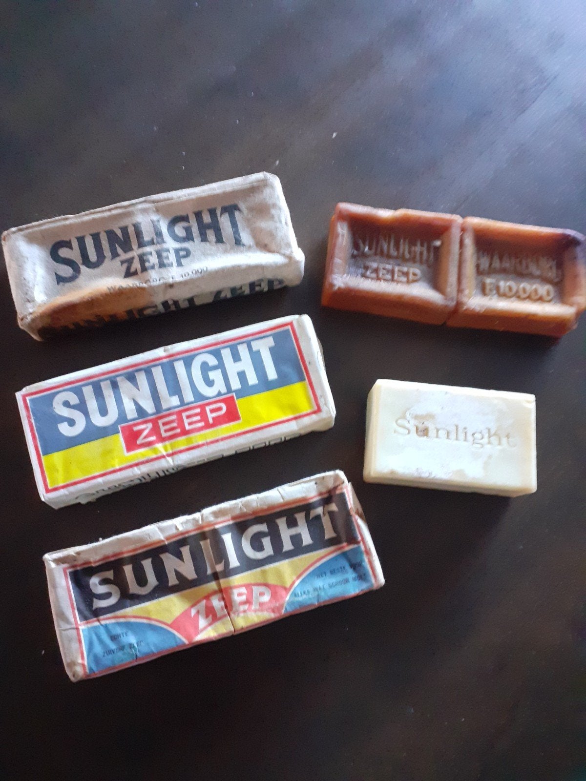 Bundel Sunlight zeep, Ophalen