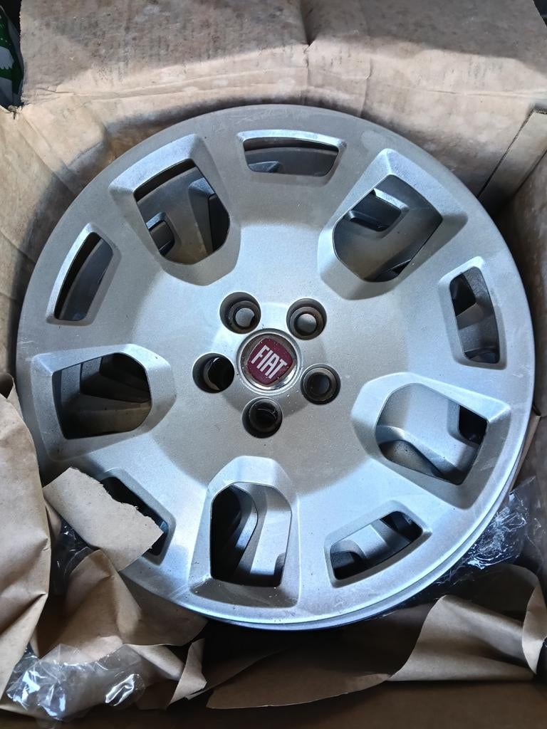 16 inch originele Fiat wieldoppen (niet voor campers), Ophalen of Verzenden
