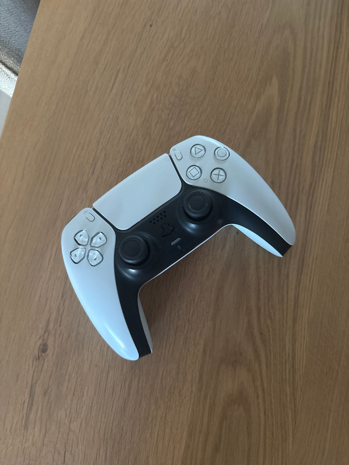 Een ps5 controllers en een oplaadstation, Ophalen, Gebruikt, PlayStation 5, Controller