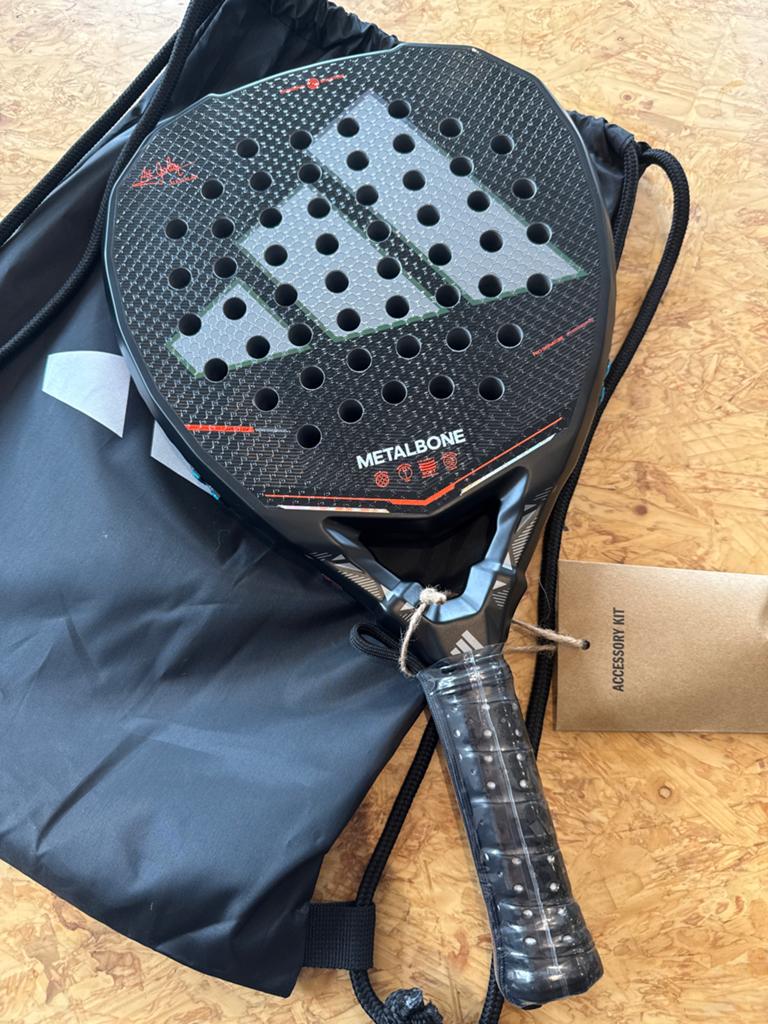 Nieuwe Adidas Metalbone 3.5 - Met Garantie & BTW, Ophalen of Verzenden, Nieuw