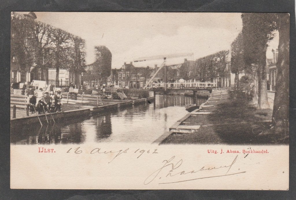 ijlst dorpsgezicht  met mensen aan het vissen, Verzenden, Voor 1920, Gelopen, Friesland