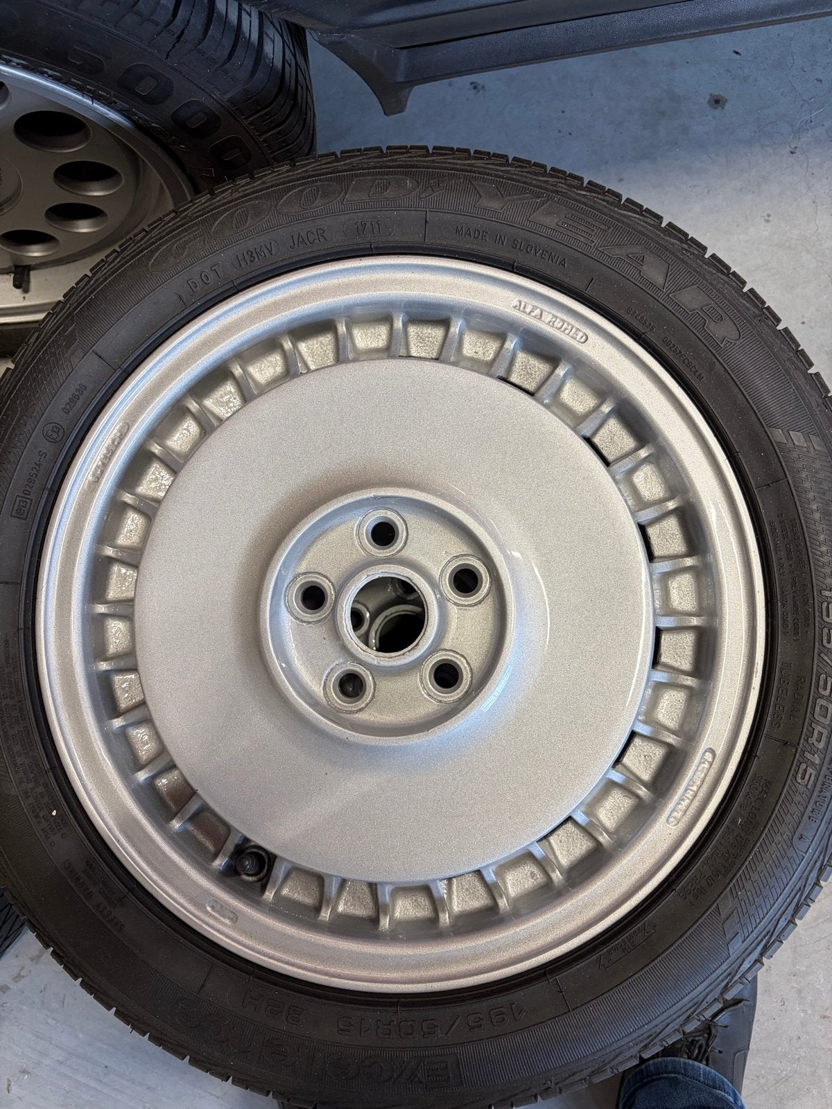 4 Velgen met ongebruikte banden voor Alfa Romeo GTV 2.5, Ophalen, 15 inch, Banden en Velgen, Nieuw