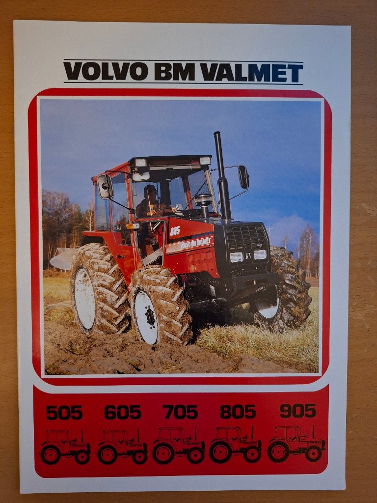 Folder Volvo BM Valmet 505, 605, 705, 805 en 905 Nederlands, Ophalen of Verzenden, Gelezen, Tractor en Landbouw