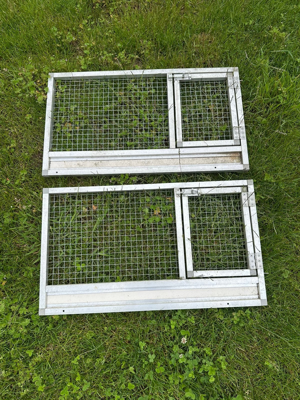 2 voliere paneeltjes, Dieren en Toebehoren, Vogels | Hokken en Kooien, Ophalen of Verzenden, Zo goed als nieuw, Volière