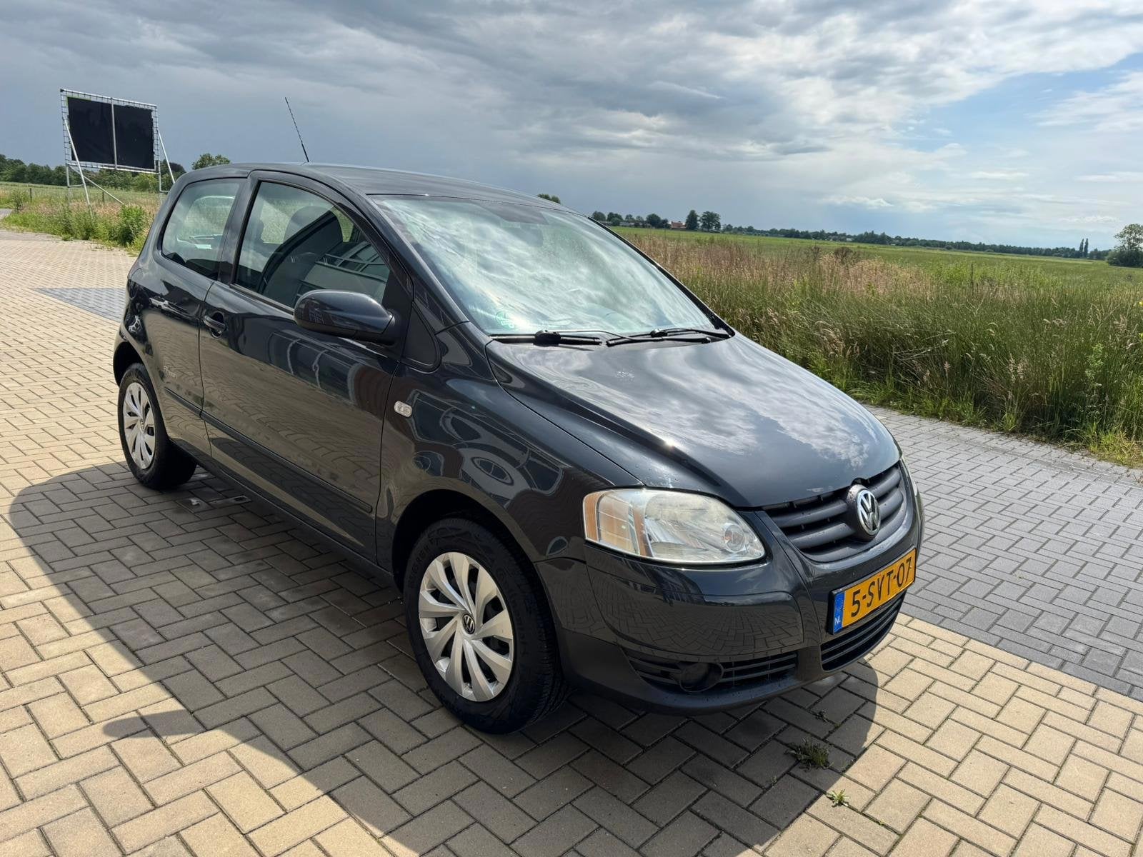 Volkswagen Fox 1.2 Trendline nieuwe apk inruilkoopje, Auto's, Voorwielaandrijving, Stof, 969 kg, 4 stoelen