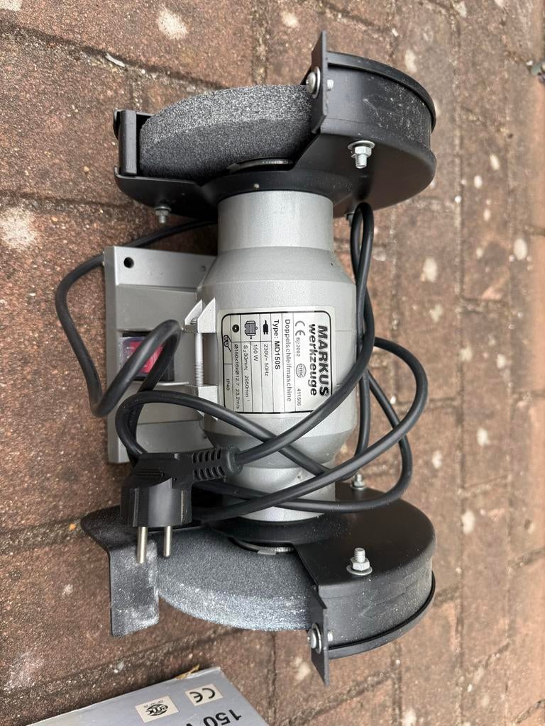 Markus Werkzeuge Dubbele Slijpmachine 150W, Ophalen, Zo goed als nieuw, Minder dan 700 watt, Werkbankslijpmachine
