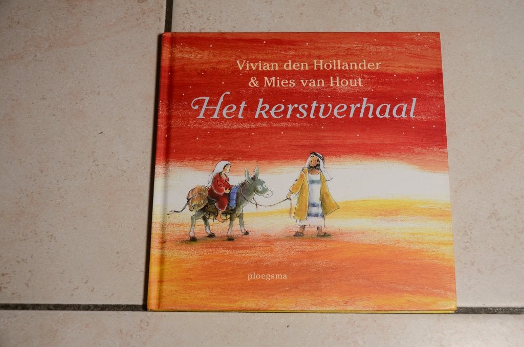 Het kerstverhaal / Vivian den Hollander Mies van Hout , Ophalen of Verzenden, Zo goed als nieuw, Fictie algemeen, Voorleesboek