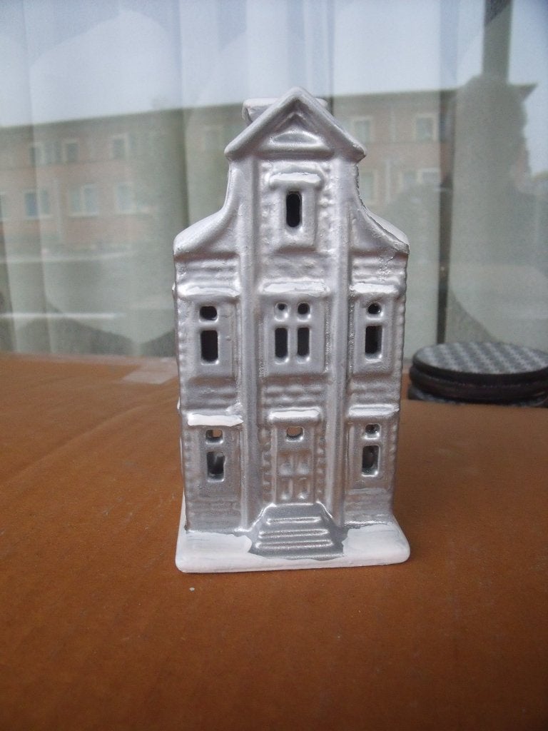 Zilverkleurig postcode loterij huisje nummer 4, Diversen, Ophalen of Verzenden