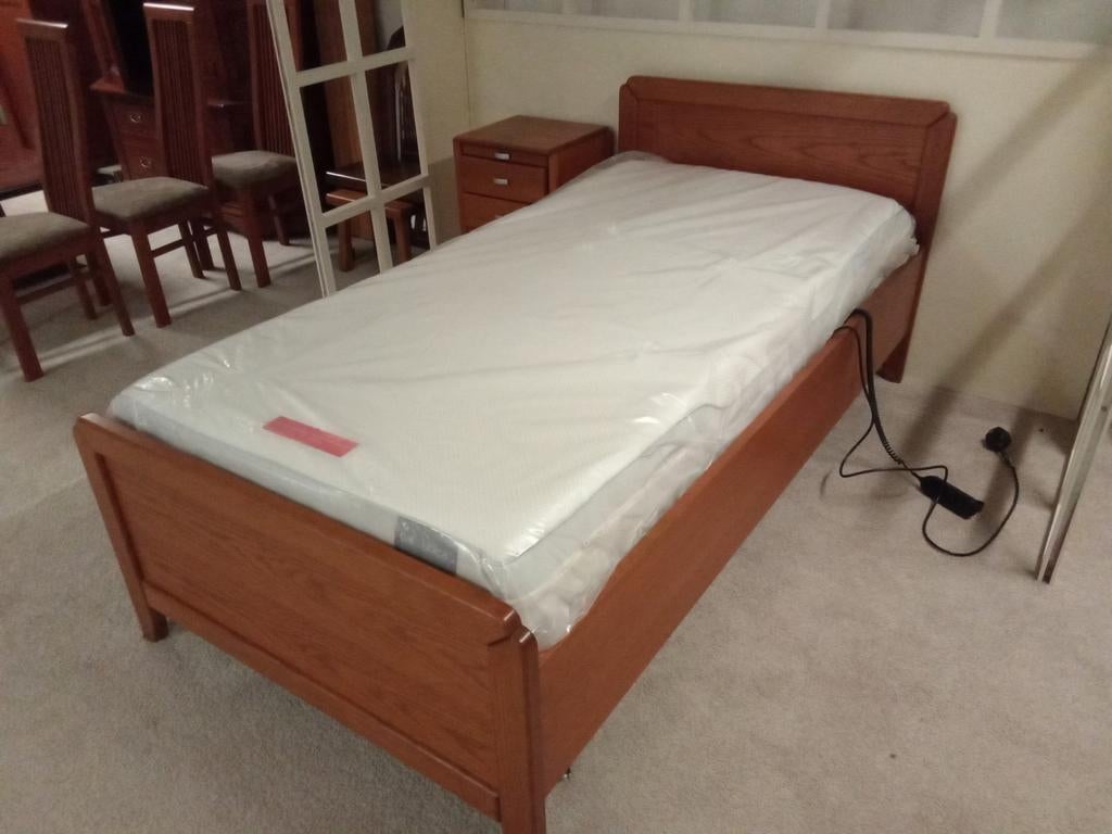 Eenpersoons bed , complete set., Ophalen, 90 cm, Eenpersoons, Nieuw