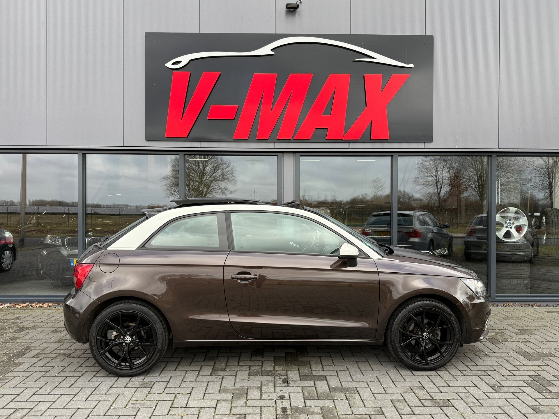 Audi A1 1.2 TFSI Attraction 48 DKM Panorama Navi Stoelvw PDC, Auto's, Audi, Voorwielaandrijving, Euro 5, Zwart, 4 cilinders