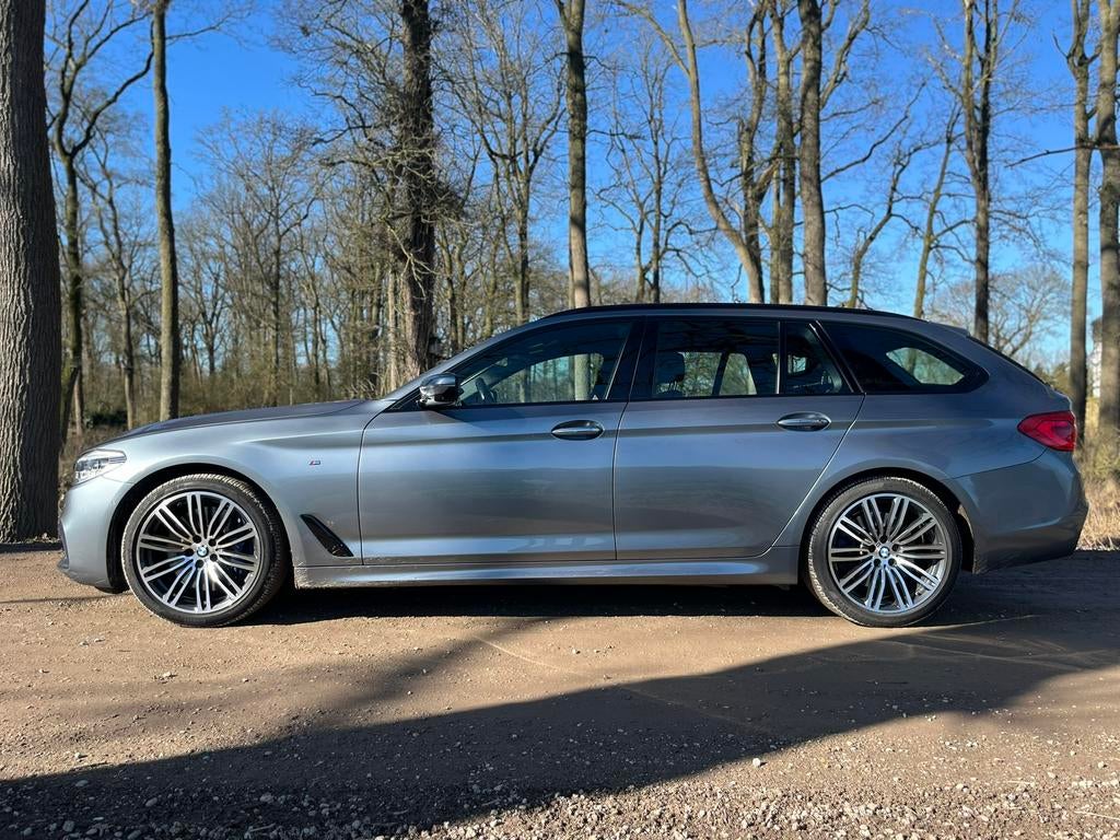BMW 5-Serie 540i 340pk Xdrive Aut. 2017 Grijs, Auto's, Zwart, 2000 kg, 340 pk, Stationwagon