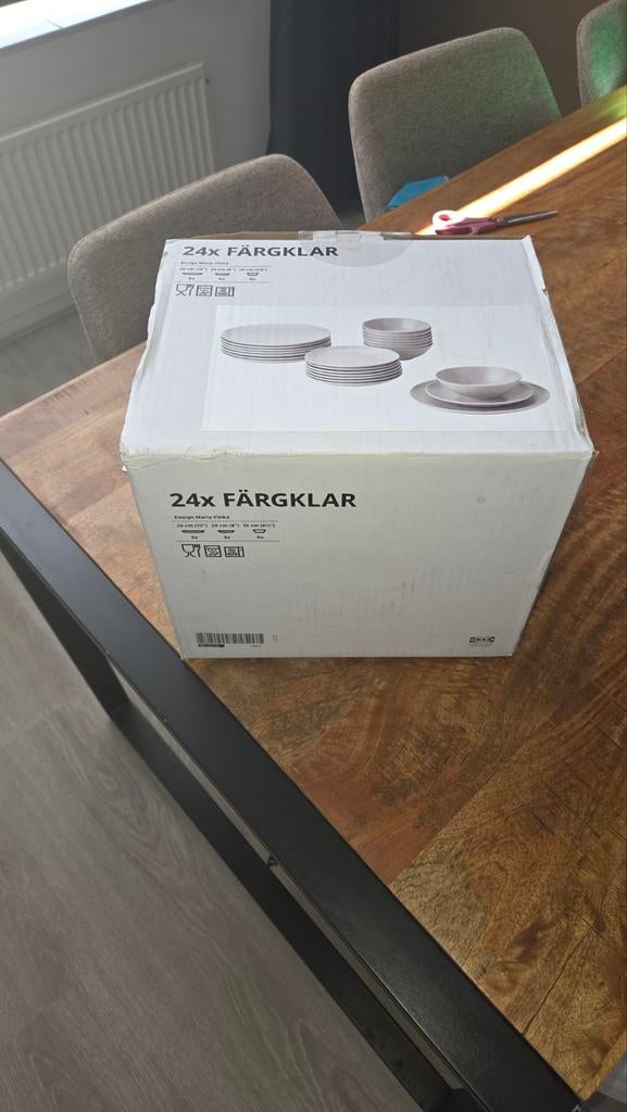 IKEA FÄRGKLAR 24-delige serviesset - Nieuw in doos, Keramiek, Nieuw, Ophalen of Verzenden, Bord(en)
