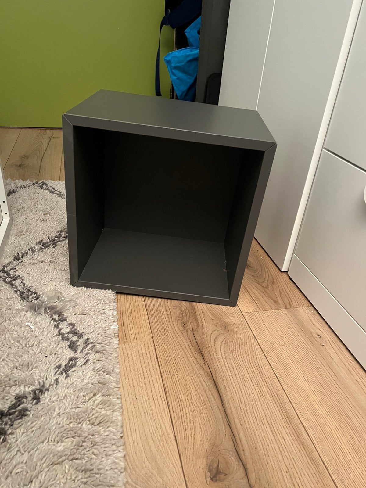 Eket kastje ikea, Ophalen, Zo goed als nieuw