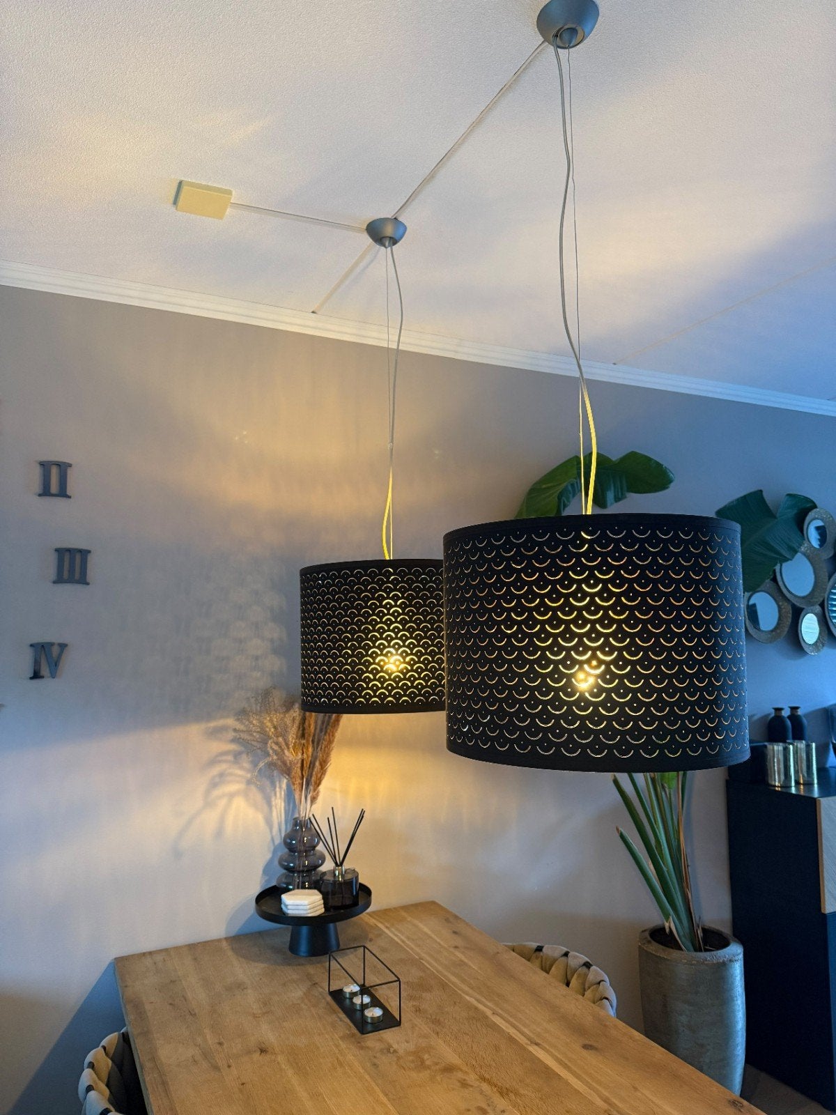 Set van 2 IKEA NYMÖ Hanglampen – Zwart / Goud (Messing), Ophalen of Verzenden, Zo goed als nieuw, Chique/oosters, E27 (groot)