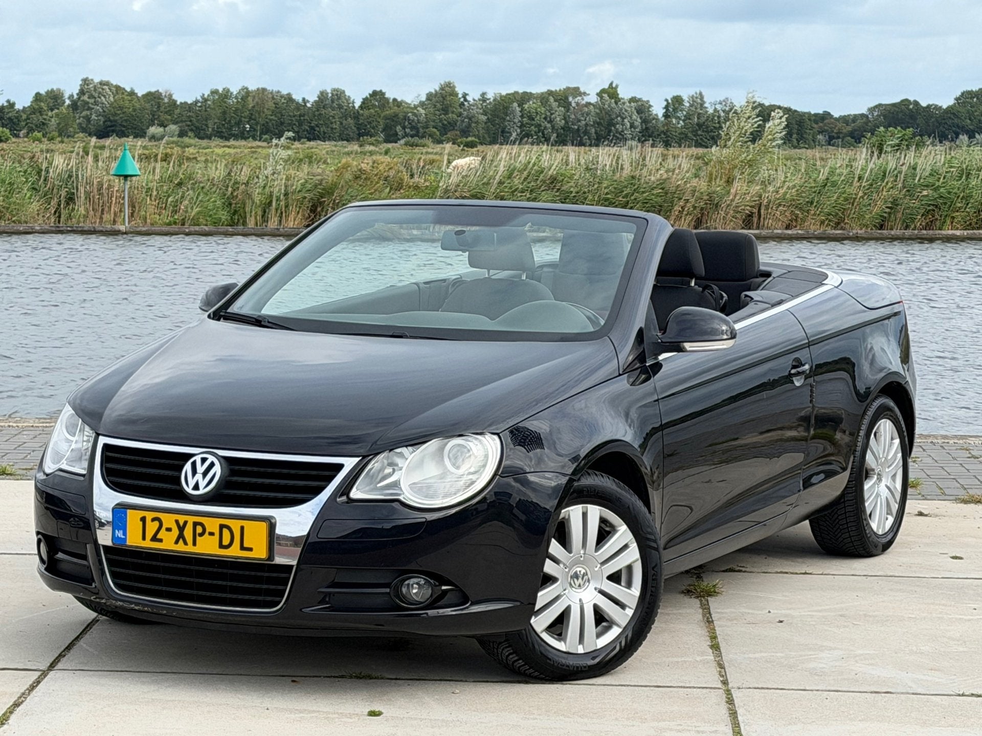 Volkswagen Eos 2.0-16v FSI - Deep Black Pearlescent - Sporti, Auto's, Voorwielaandrijving, Gebruikt, Zwart, 4 cilinders