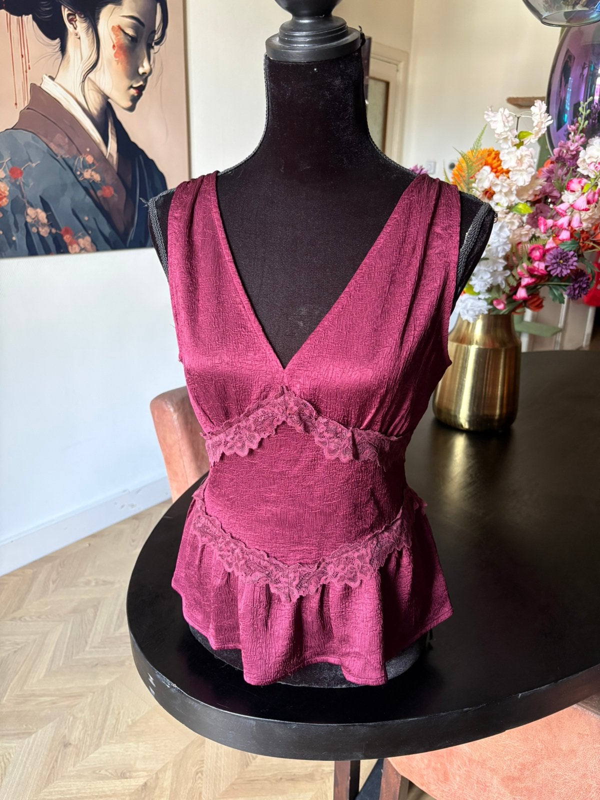 Mooie peplumtop met kant, Ophalen of Verzenden, Zo goed als nieuw, Rood, Maat 36 (S)