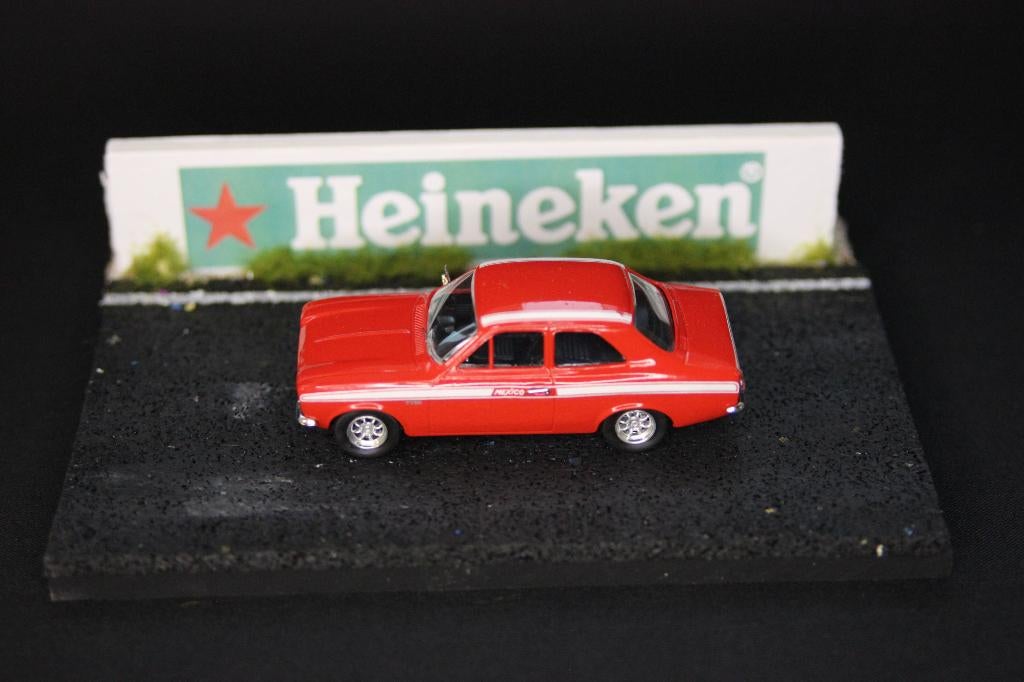 Diorama circuit met muur 1:43 Heineken, Hobby en Vrije tijd, Modelbouw | Figuren en Diorama's, Nieuw, Diorama, 1:35 tot 1:50, Ophalen of Verzenden