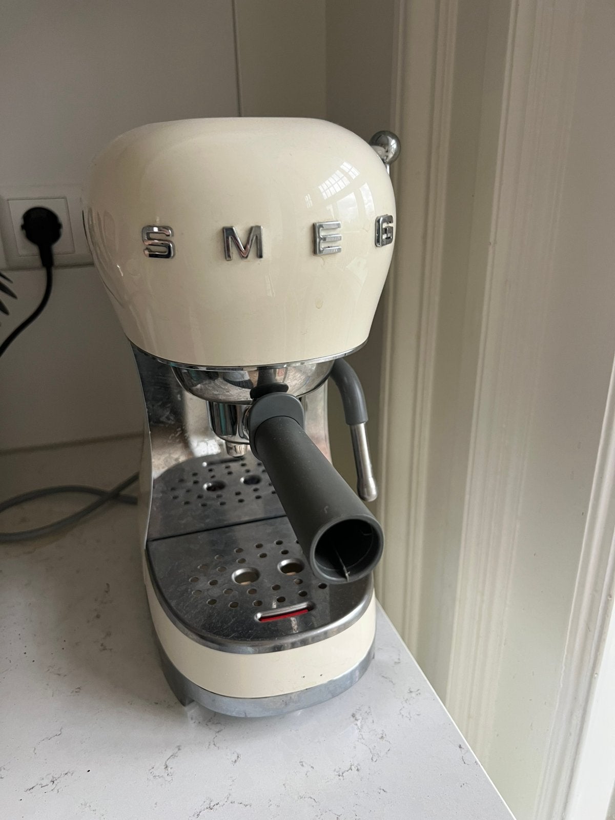 Smeg coffee machine, 10 kopjes of meer, Ophalen, Refurbished, Koffiemachine
