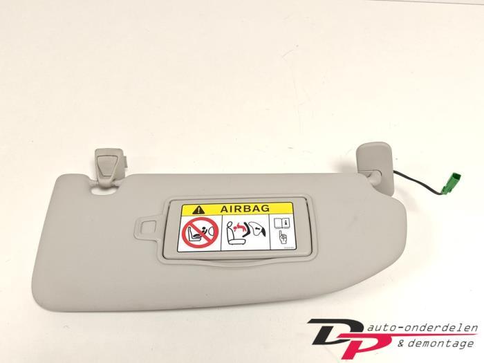 Zonneklep van een Volvo XC40, Gebruikt, -, -, Ophalen of Verzenden