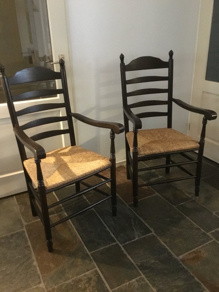 Klassieke stoel met biezen zitting, Huis en Inrichting, Stoelen, Ophalen, Twee, Bruin, Zo goed als nieuw