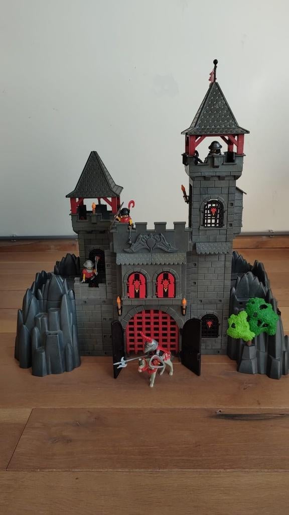 Playmobil drakenkasteel met uitbreiding, Ophalen, Gebruikt, Complete set