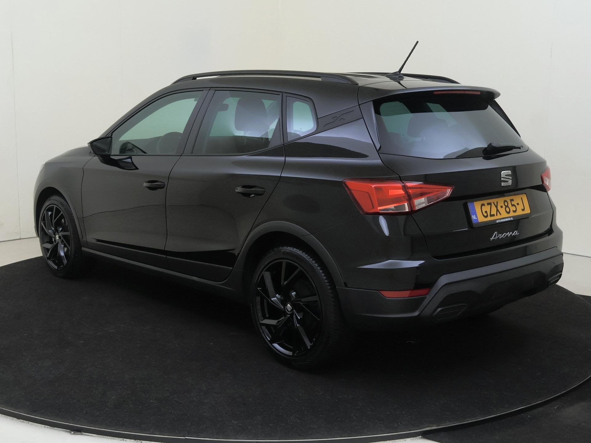 SEAT Arona 1.0 EcoTSI Style Business Connect | Digital cockp, Voorwielaandrijving, Stof, 95 pk, Zwart