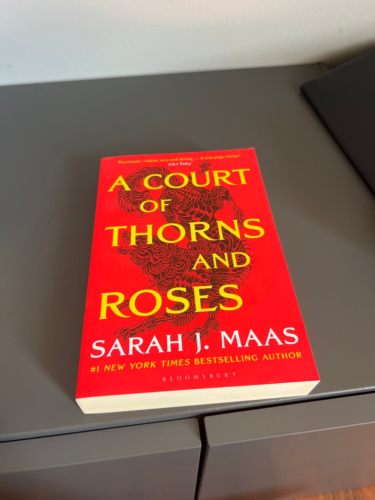 A Court of Thorns and Roses - Sarah J. Maas, Boeken, Ophalen of Verzenden, Zo goed als nieuw