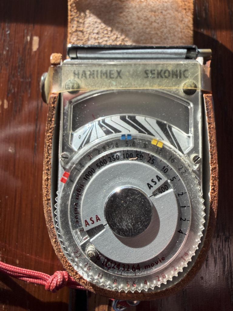 Lichtmeter voor fotografie in leren etui, Audio, Tv en Foto, Fotografie | Fotostudio en Toebehoren, Ophalen of Verzenden, Gebruikt