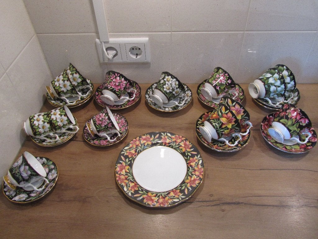 Royal Albert Provincial Flowers, Huis en Inrichting, Keuken | Servies, Overige typen, Ophalen of Verzenden, Zo goed als nieuw