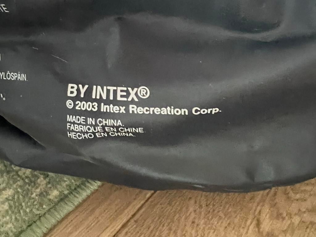 Intex Luchtmatras - Ideaal voor gasten, zo goed als nieuw, Caravans en Kamperen, Luchtbedden, Ophalen, Ingebouwde pomp, Zo goed als nieuw