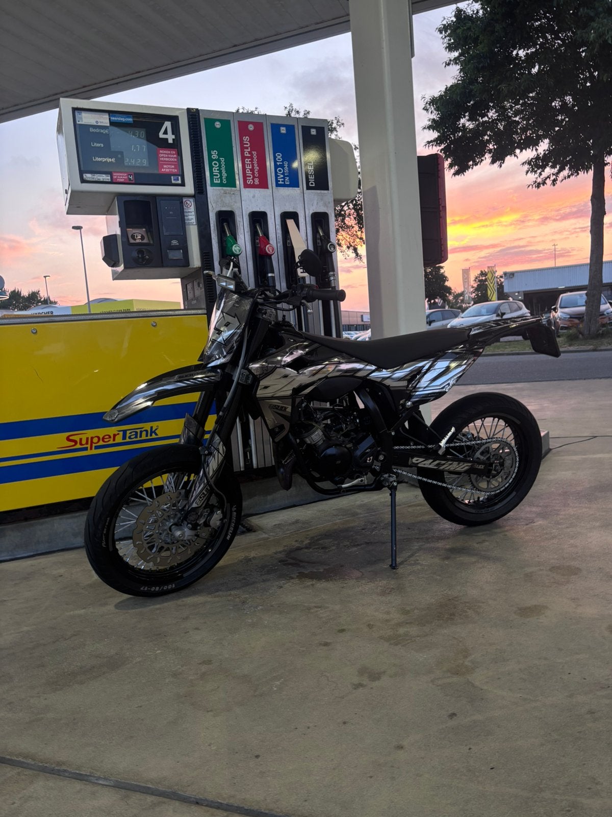 Sherco SM-RS 50cc (blackmoon), 6 versnellingen, Zo goed als nieuw, 50 cc, Ophalen