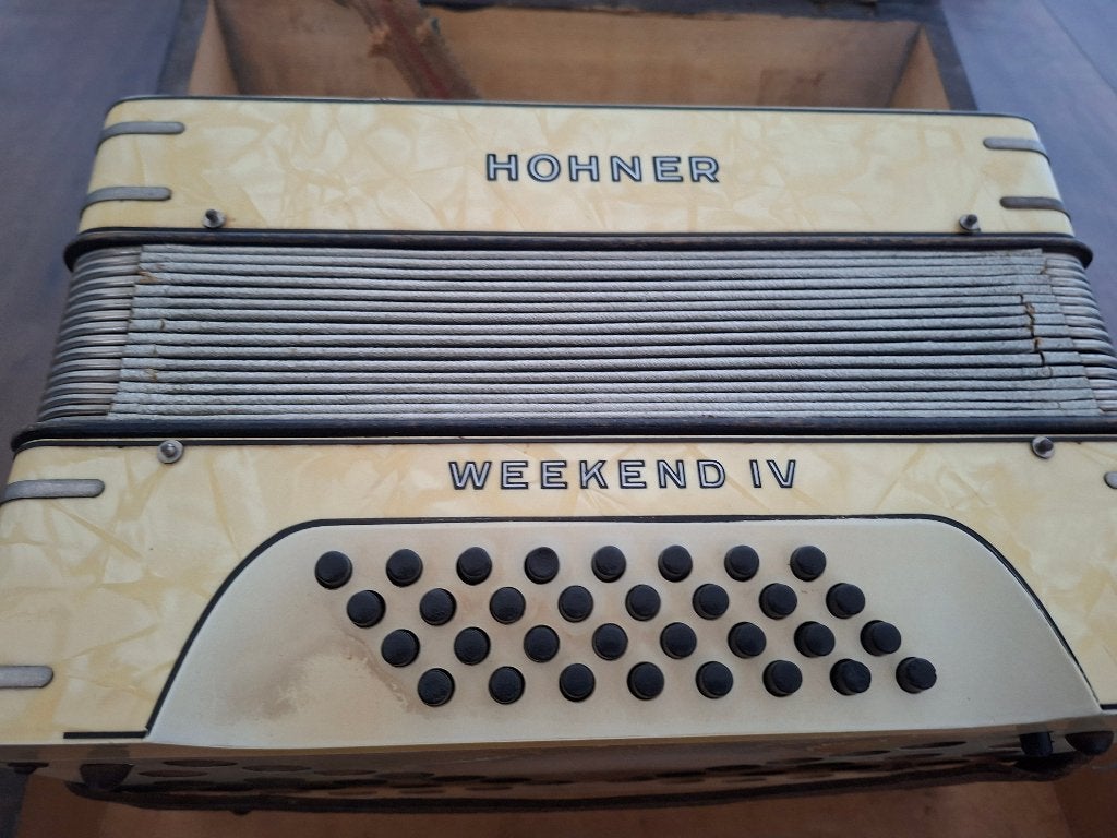 Accordeon Hohner Weekend IV te koop, Ophalen, Gebruikt, Overige formaten, Met koffer
