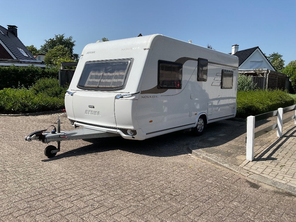 Te koop een prachtige Eriba Nova 495 GL 2016, Rondzit, Particulier, 4 tot 5 meter, Eriba