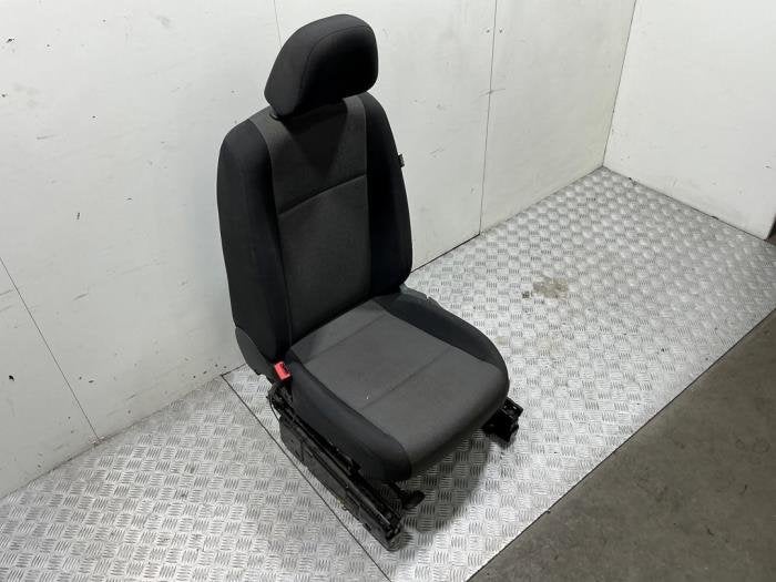 Stoel links van een Volkswagen Caddy (Caddy 15-), 12 maanden garantie, Gebruikt, -, Volkswagen